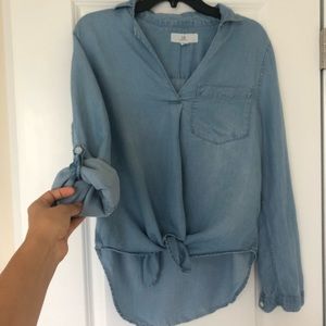 🍁🍂 3/$20 Chambray collared blouse